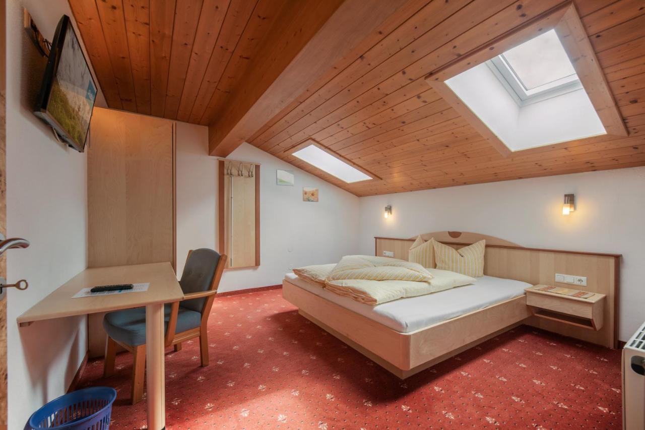 Апартаменти Haus Rosmarie Нойштіфт-ім-Штубайталь Екстер'єр фото